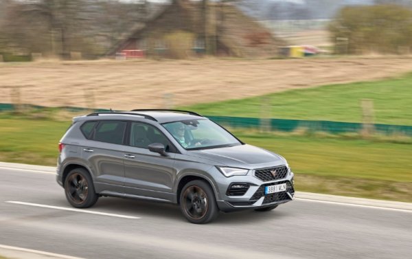 Най-добър вносен компактен SUV

Елегантната Ateca впечатлява с ежедневните си предимства. Да, Cupra печели и в класа на компактните SUV. 1,5-литровият турбобензинов двигател  се представя достойно с разход на тест от 6,9 литра (премиум бензин). Фактът, че неговите 150 к.с. могат да се конкурират с много по-силни мотори, се дължи главно на сравнително ниското тегло на Ateca от 1445 килограма.
С ниски разходи за поддръжка и много ефективно използване на пространството, Cupra Ateca печели в своя клас.

Неговото спортно шаси прокрива височината на автомобила от почти 1,60 метра с ниска склонност към преобръщане. Но това, което прави впечатление най-много, е колко място испанците изстискват от размерите му за пътници и багаж. Ниските разходи за поддръжка и петгодишната гаранция правят Ateca (фейслифт 2020), който се предлага като Cupra от 2018 година, победител тук. Не пречи дори остарялата  информационно-развлекателна система.
